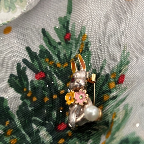 Angry Bunny Floral Brooch with Pearl Tail - Picture 3 of 5
